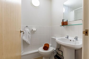 1 bed flat, Leighton Street, City Centre, Preston, PR18RH - Image 2